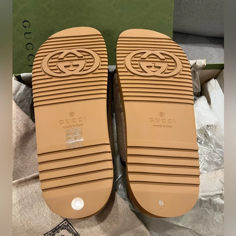SOLD -NEW Gucci jumbo GG logo Angelina platform slides - Picture 11 of 14